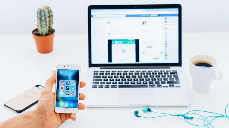 A importância do site e das redes sociais para pequenas e médias empresas