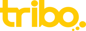 Algumas ideias de novo logotipo em um papel sobre uma mesa de desenho