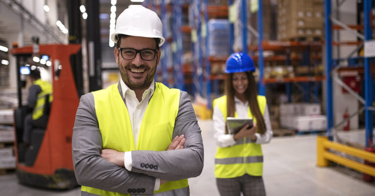 Como integrar vendas tradicionais com estratégias digitais no setor industrial